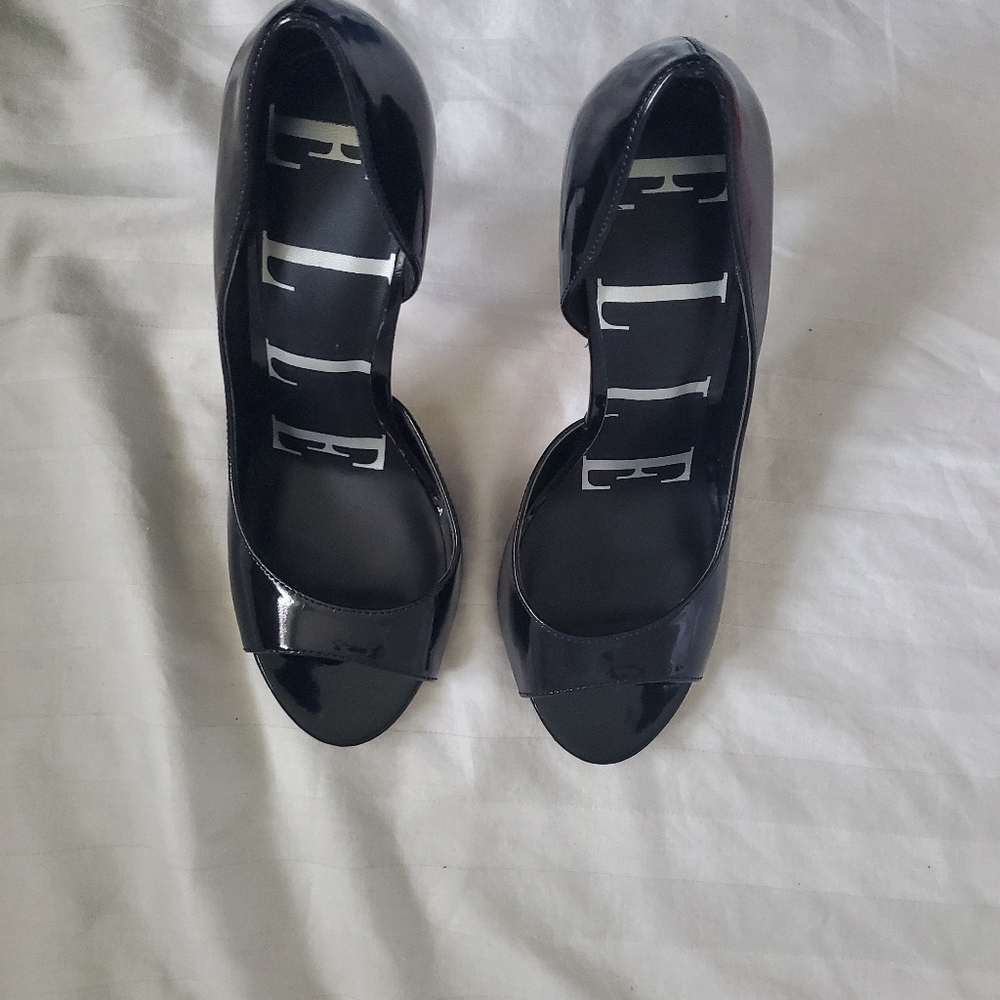 ELLE black patent leather high heels